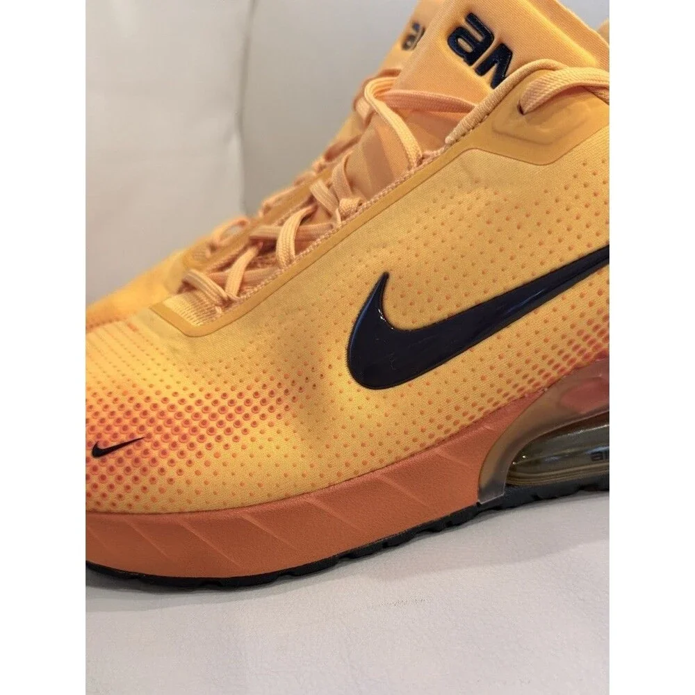 Nike Air Max Phoenix Total Orange Men's Size 13 Running Shoes FZ5307-700